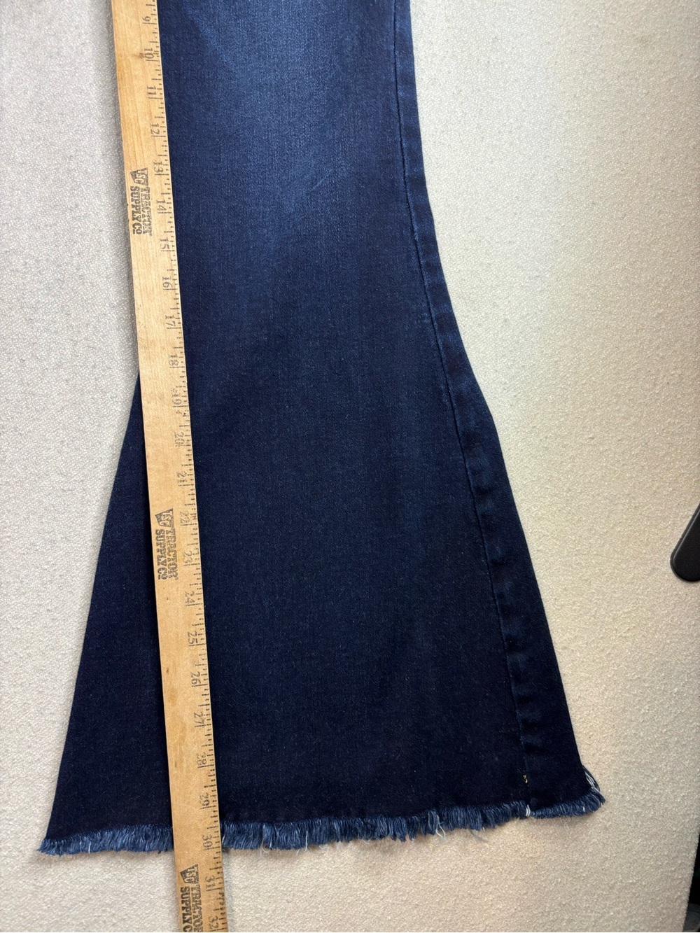 KanCan Size 30 High Rise Bell Bottom Flare Jeans Dark Wash Frayed Hem Stretch - Picture 6 of 7